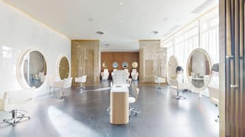 Couples treatment room(s), sauna, hot tub, steam room, body treatments