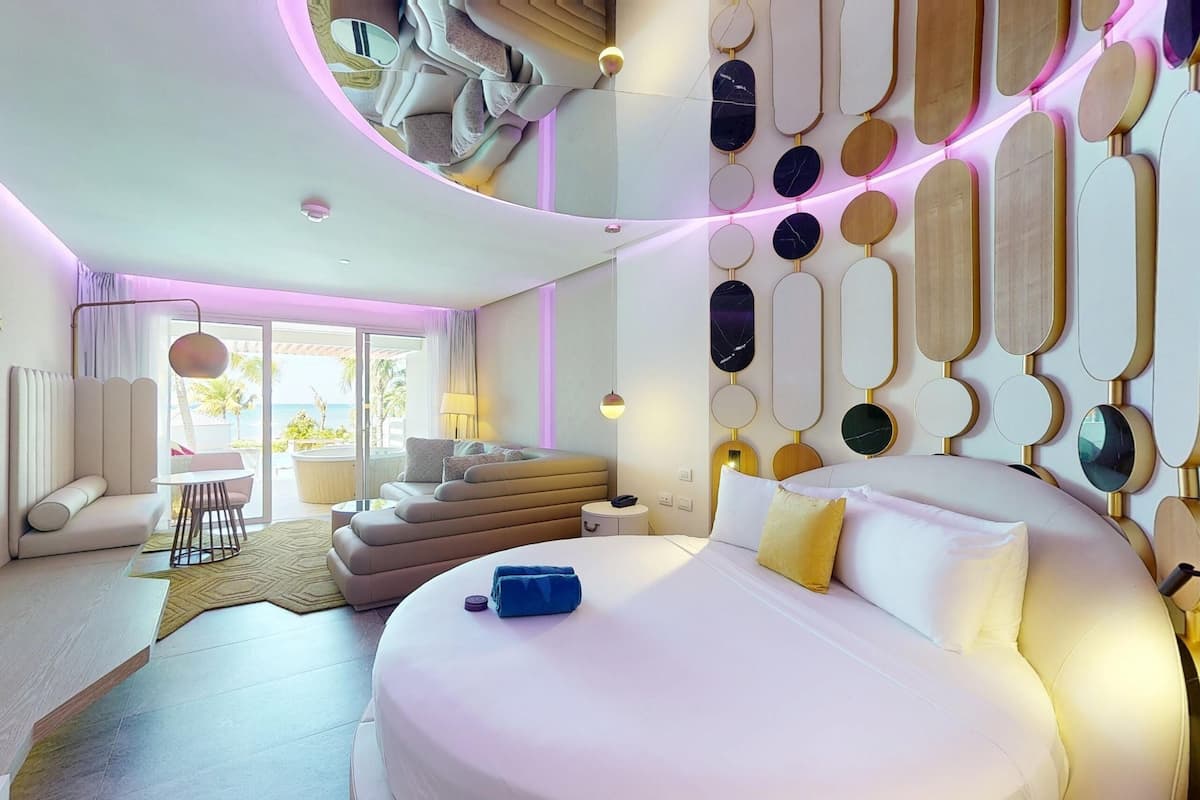 Swim Out Pleasure Junior Suite | 迷你吧、客房內保險箱、熨斗/熨衣板、免費無線上網