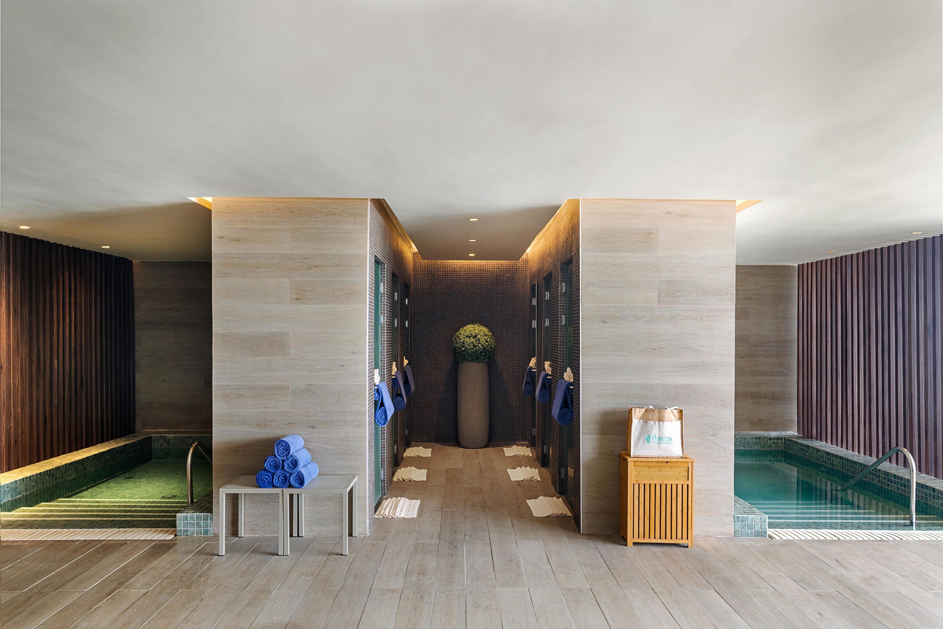 Behandlingsrom for par, badstue, boblebad, dampbad og kroppsbehandlinger