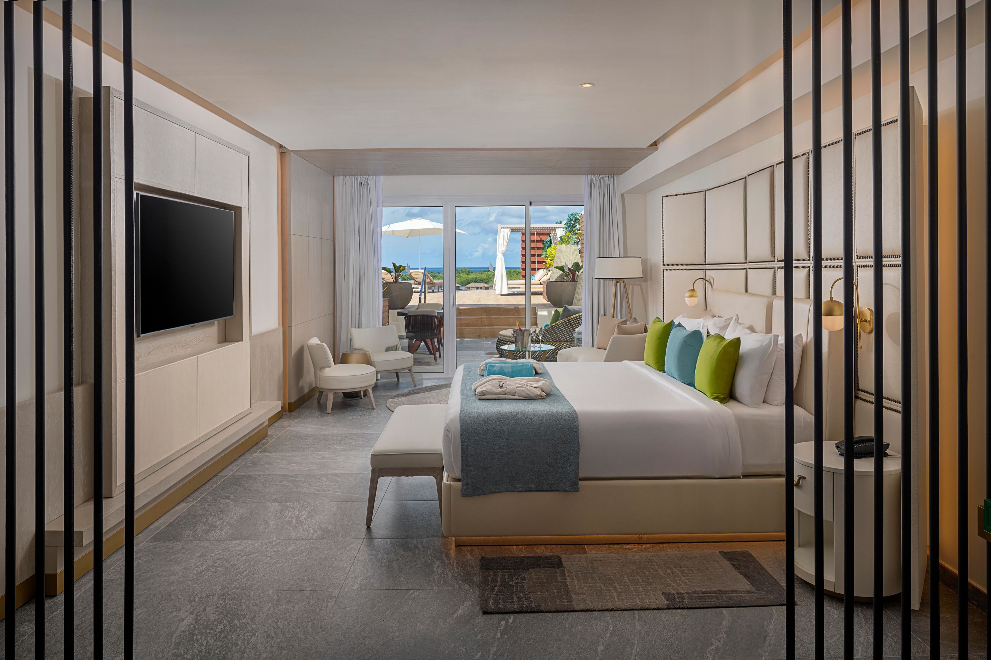 Minibar, cassaforte in camera, ferro/asse da stiro, Wi-Fi gratuito