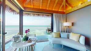 Over Water Villa with Infinity Pool | Minibaari, tallelokero huoneessa, silitysrauta/-lauta, ilmainen Wi-Fi