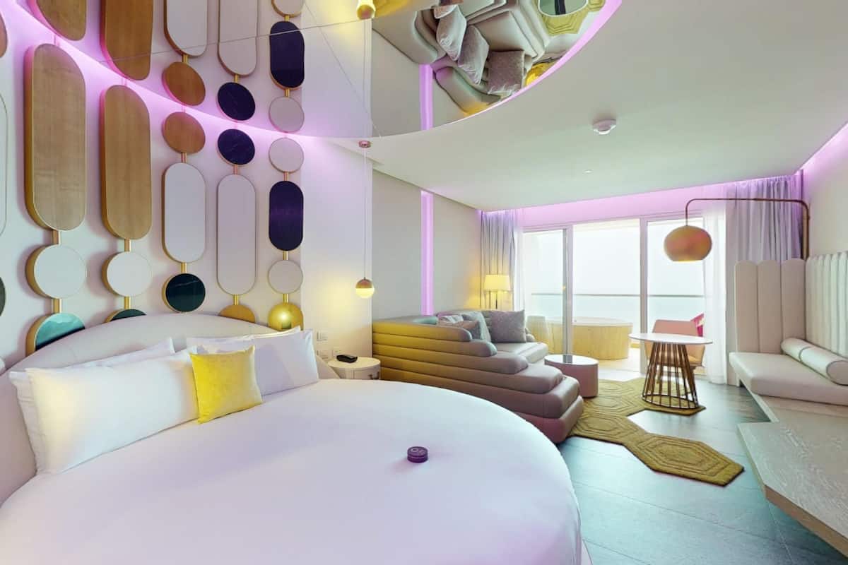 Pleasure Junior Suite | 1 dormitorio, minibar, caja fuerte y tabla de planchar con plancha