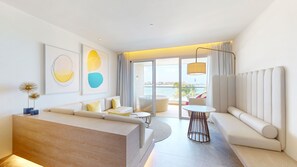 Junior-Suite (Platinum) | Wohnbereich | 55-Zoll-Smart-TV mit Kabelempfang