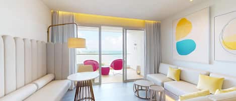 Suite Deluxe | Minibar, cassaforte in camera, ferro/asse da stiro, Wi-Fi gratuito