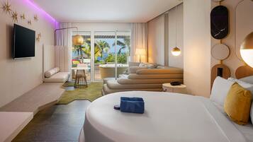 Swim Out Pleasure Junior Suite | Minibar, in-room safe, iron/ironing board, free WiFi