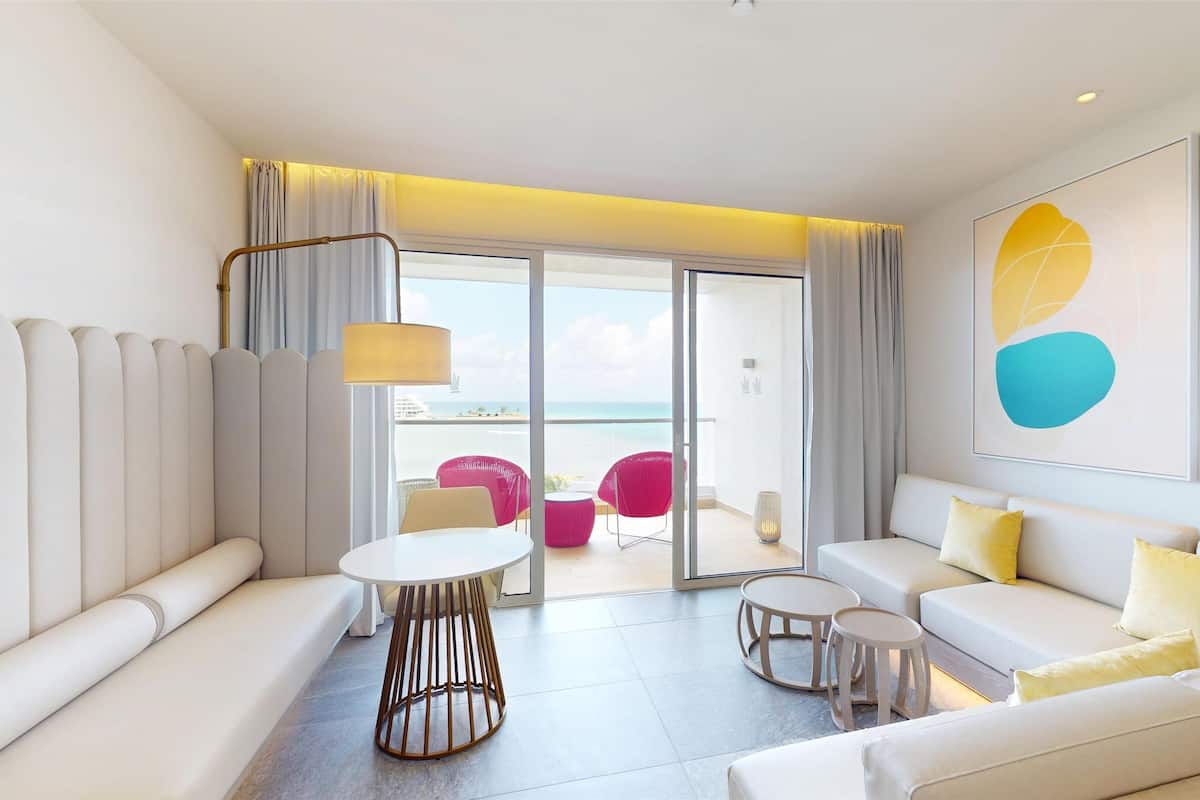Phòng Suite Deluxe | 1 phòng ngủ, minibar, két bảo mật tại phòng, bàn ủi/dụng cụ ủi quần áo