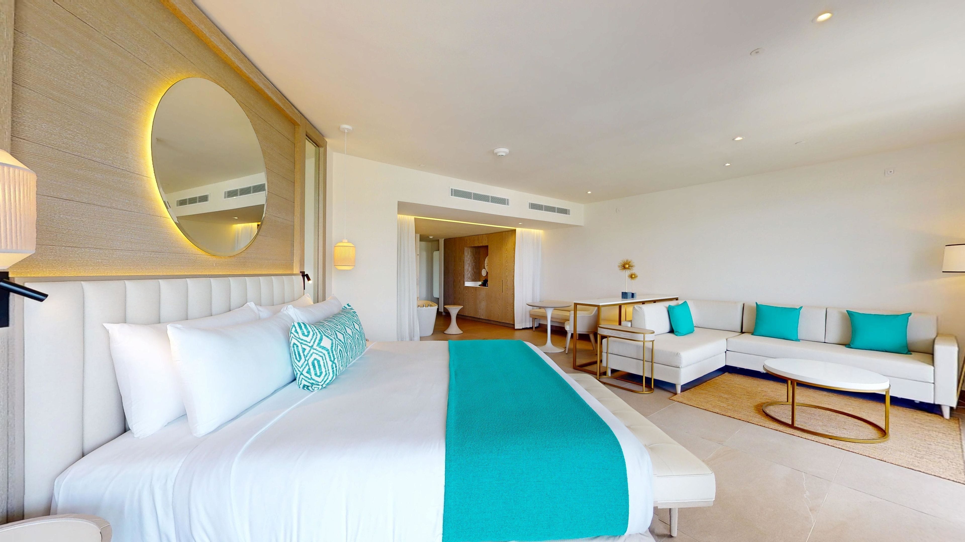 Luxury Junior Suite with Hydromassage | 迷你吧、客房内保险箱、熨斗/熨衣板、免费 WiFi