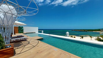 迷你吧、客房内保险箱、熨斗/熨衣板、免费 WiFi