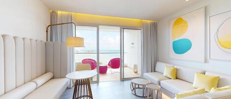 Deluxe Suite | 1 bedroom, minibar, in-room safe, iron/ironing board