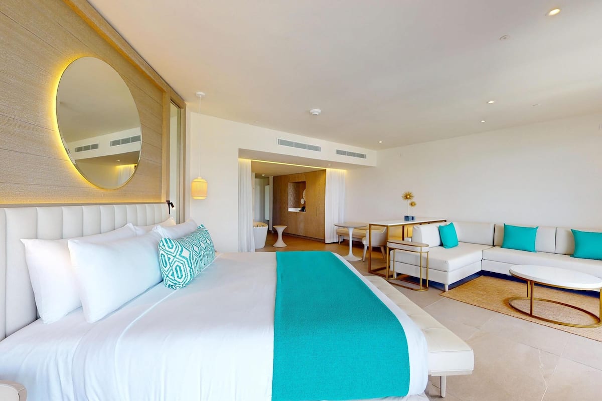 Luxury Junior Suite with Hydromassage