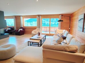 Télévision, cheminée