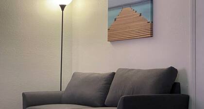 Vacation Condo #2 2BR with full kitchen, walk to river and shops, pets welcome