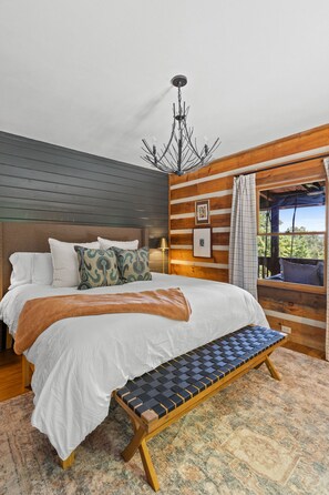 4 bedrooms, desk, iron/ironing board, travel crib - The Wildflower:  Mountain Views, Sauna, Hot Tub, Game Room, Fire Pit, Sleeps 12 (Blue Ridge)