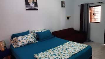 1 bedroom, desk, free WiFi, bed sheets