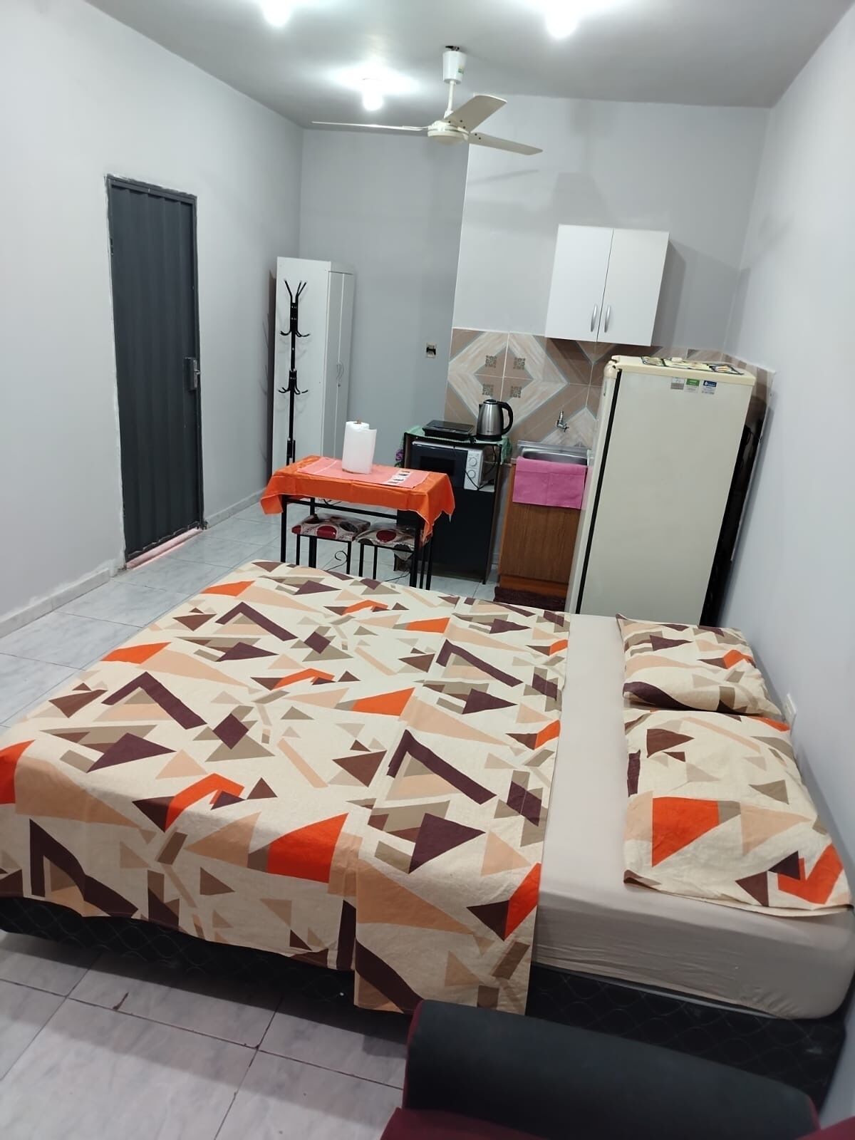 1 chambre, bureau, Wi-Fi gratuit, draps fournis