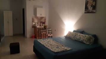 1 habitación, escritorio, wifi gratis y ropa de cama