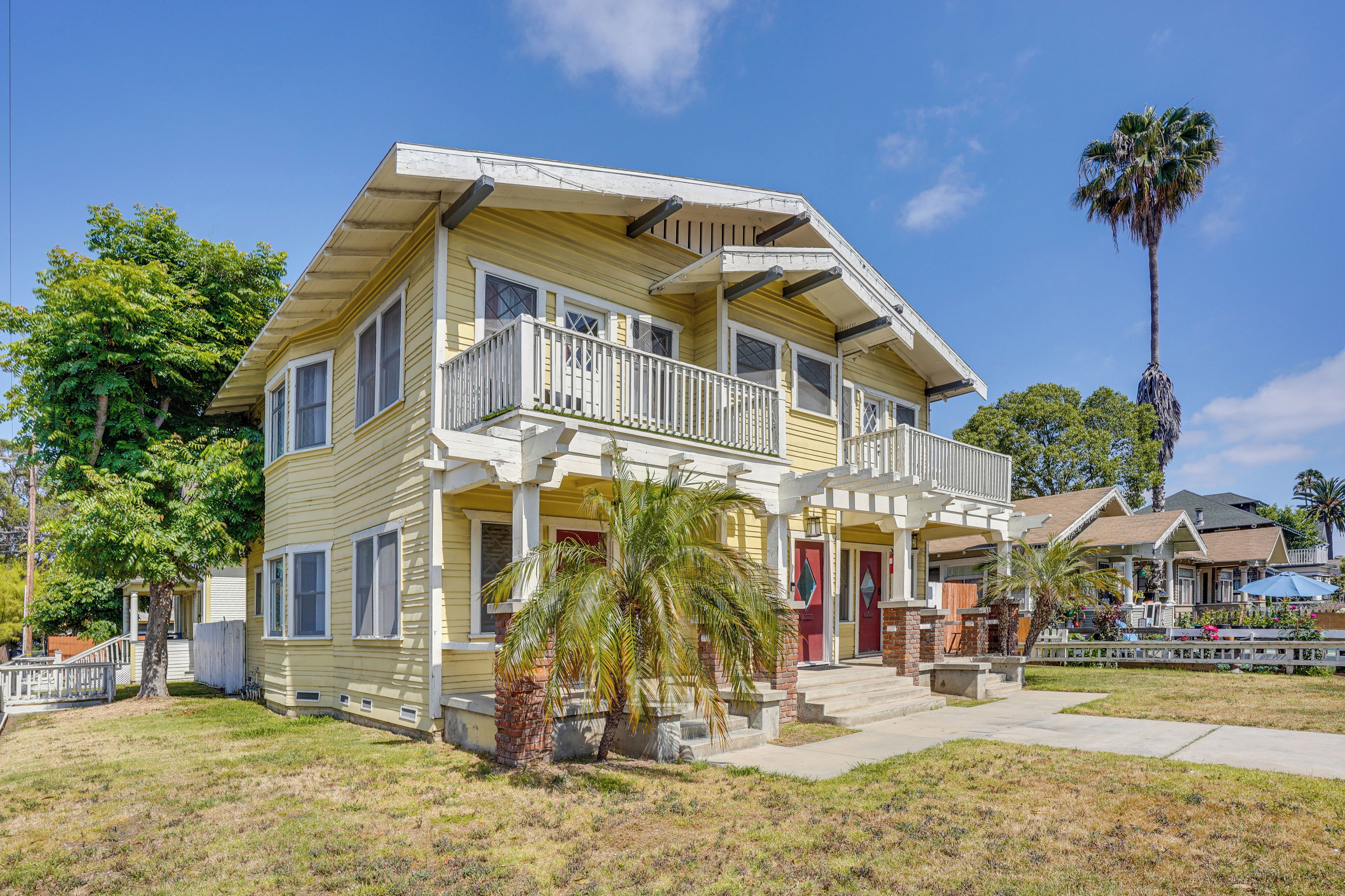 Long Beach Vacation Rental Near Downtown & Beaches