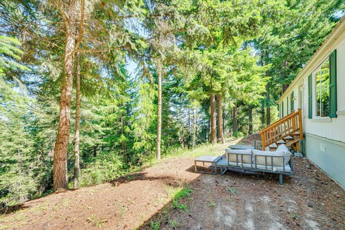 Cle Elum Cabin: Spacious Yard w/ ATV Trail Access!