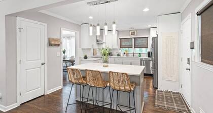 Spacious 7 Bedrooms w/ Huge Backyard Downtown ATL