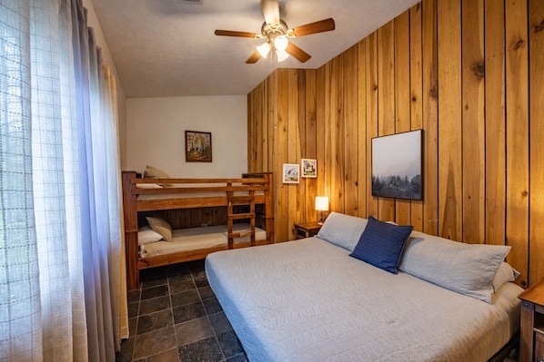 3 bedrooms, iron/ironing board, free WiFi, bed sheets