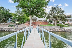 Property grounds - Great Fishing Location, Propane Firepit/Fireplace, Dog Friendly, Private Dock-New Furnishings, Quiet side of the lake (Sunrise Beach)