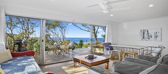 Stunning beaches, secluded bays, beautiful birds and bush walks galore!