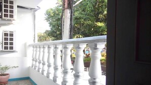 Ảnh chưa phân loại, 2 trong số 19 ảnh, nút