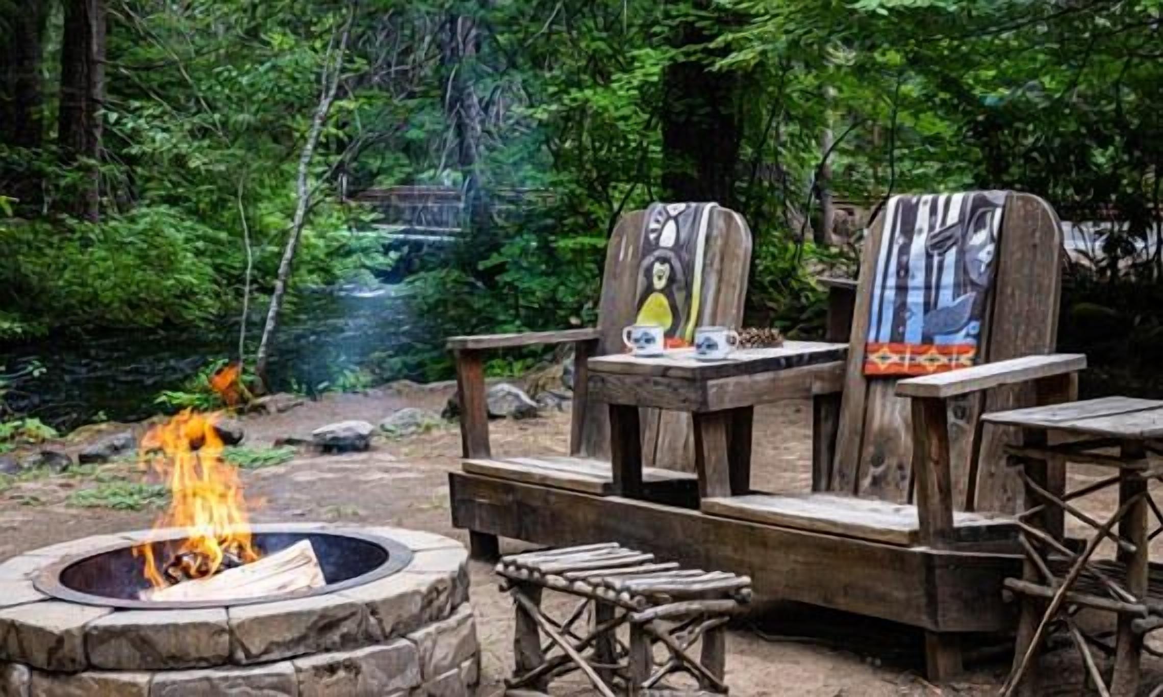 Enjoy a Hassle Free Stay! 2 Spacious Units, Close to Rogue River Gorge Viewpoint