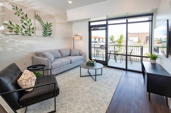 TV, fireplace - Apartment 2109 · Luxury style 1 bed 1 bath apartment (North Salt Lake)