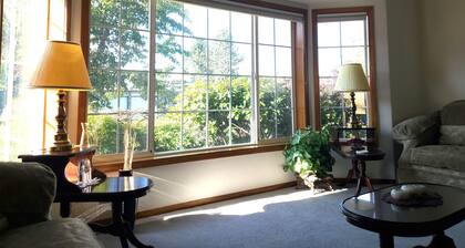 Gresham House: Your home away from home... A comfy, cozy corner of Gresham.