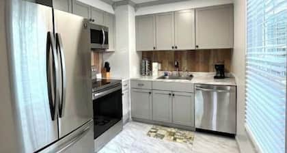 #1 Entire Home/Cozy 2-bed Condo- Downtown Gaylord