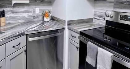 #11 Entire Home/Cozy 2-bedroom Condo