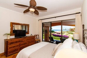 2 habitaciones, escritorio y tabla de planchar con plancha 