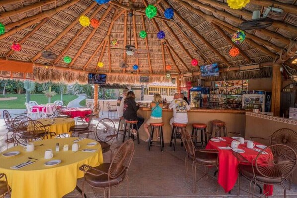 Bar (on property) - Casa Rey at Marina Sol 2BR Condo Great Location (Cabo San Lucas)