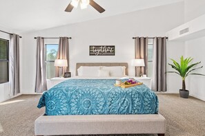 4 bedrooms, WiFi, bed sheets - Tranquil Poolside: 4BR, 9 Beds (Gilbert)