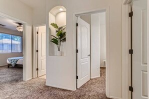 3 chambres, fer et planche à repasser, Wi-Fi, literie fournie