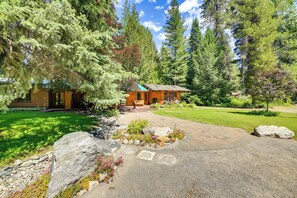 Exterior - Unique Nordman Retreat 1 Mi to Priest Lake! (Nordman)