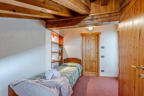 3 Schlafzimmer, Bügeleisen/Bügelbrett, Bettwäsche