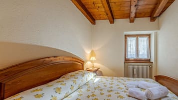 3 chambres, fer et planche Ă repasser, draps fournis