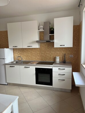 Private kitchen - GOLDEN HOMEAccommodating and spacious apartment in the heart of fantastic puglia (Mesagne)