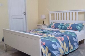 2 多间卧室、熨斗/熨衣板、WiFi、床单