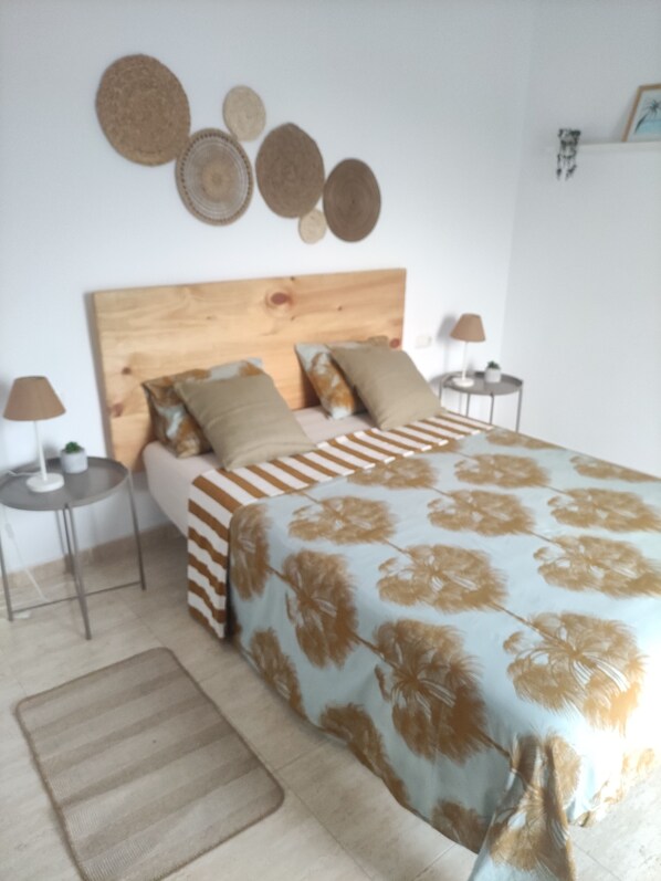 2 chambres, fer et planche à repasser, lit parapluie, Wi-Fi gratuit