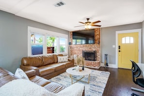 TV, fireplace