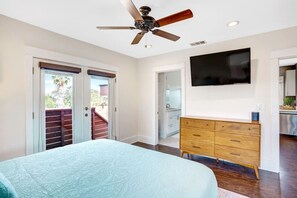 3 bedrooms, desk, iron/ironing board, travel cot