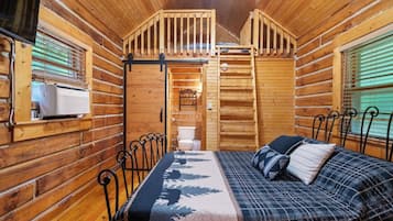 2 Schlafzimmer, Schreibtisch, Bügeleisen/Bügelbrett, WLAN