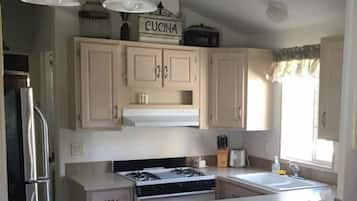 Micro-ondes, four, plaque de cuisson, lave-vaisselle