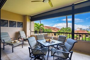 Outdoor dining - Embark on an extraordinary escape to this remodeled condo at Ka'anapali Royal. (Lahaina)