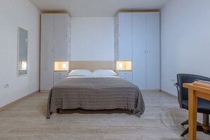1 bedroom, iron/ironing board, Internet, bed sheets