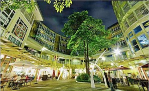 Exterior - New! Cozy 2 Bedroom in BGC. Fast Wi-Fi and 58" TV
 (Taguig)