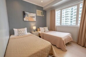 2 chambres, fer et planche à repasser, lit parapluie, Wi-Fi gratuit